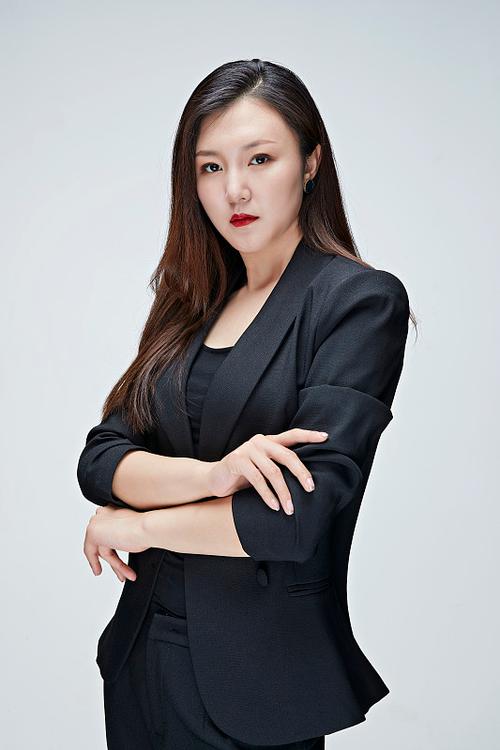 李小容 视觉与舞美负责人